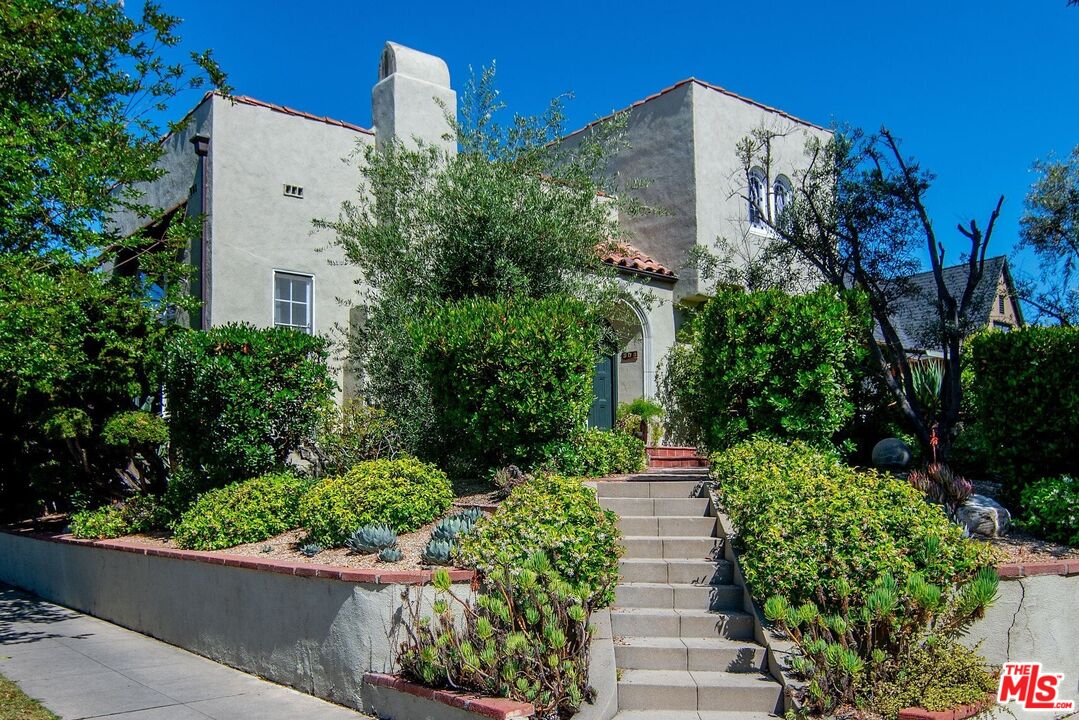 Photo of 503 N Plymouth Blvd, Los Angeles, CA 90004