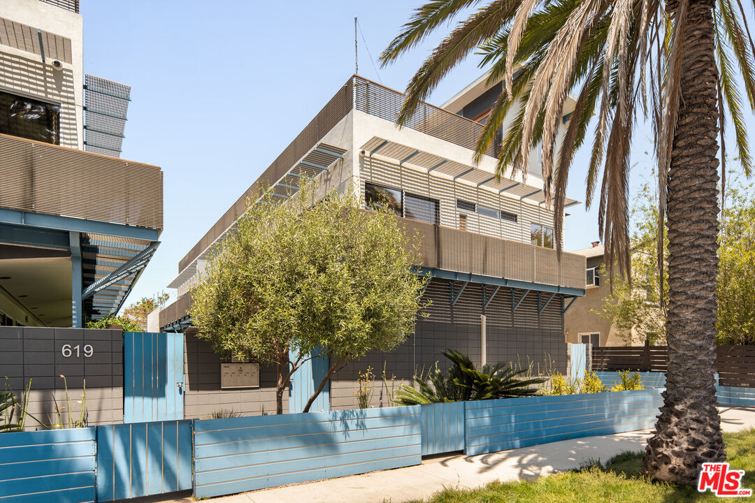 621 San Juan Ave Unit: B