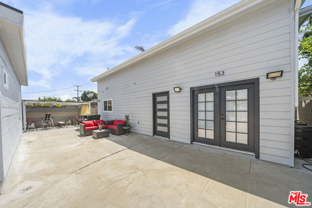 151 N Harvard Blvd