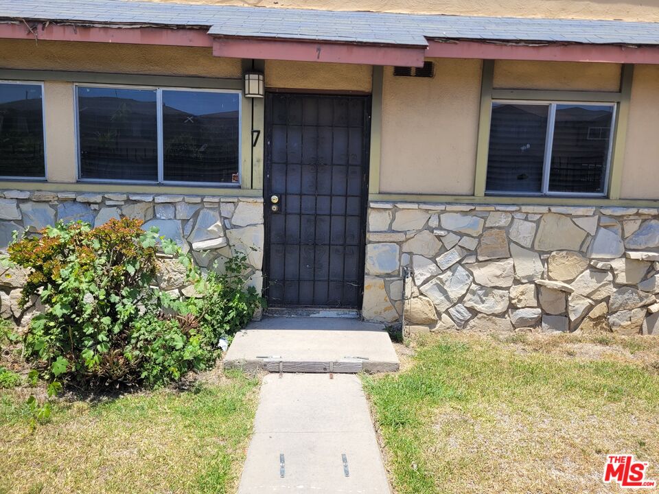 7 Scottsdale Dr