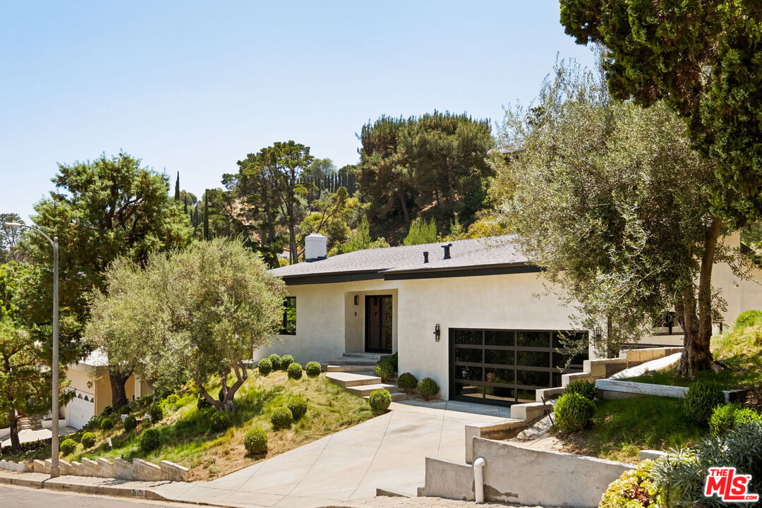 8628 Edwin Dr