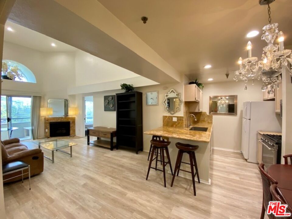 10960 Ashton Ave Unit: 403