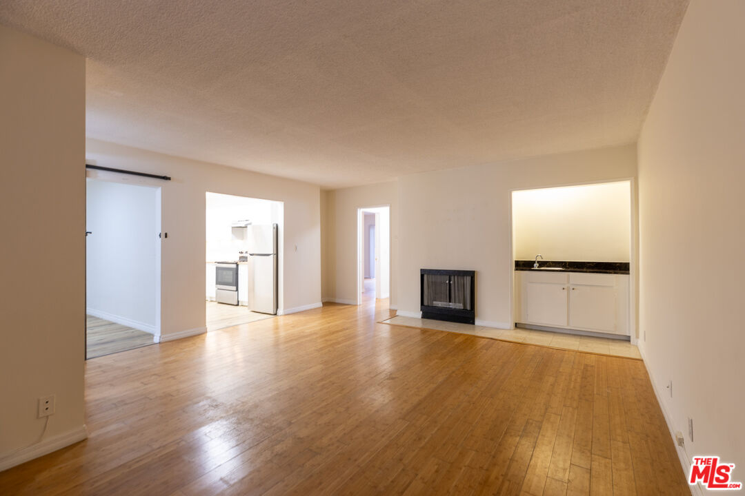 1033 6TH ST Unit: 107