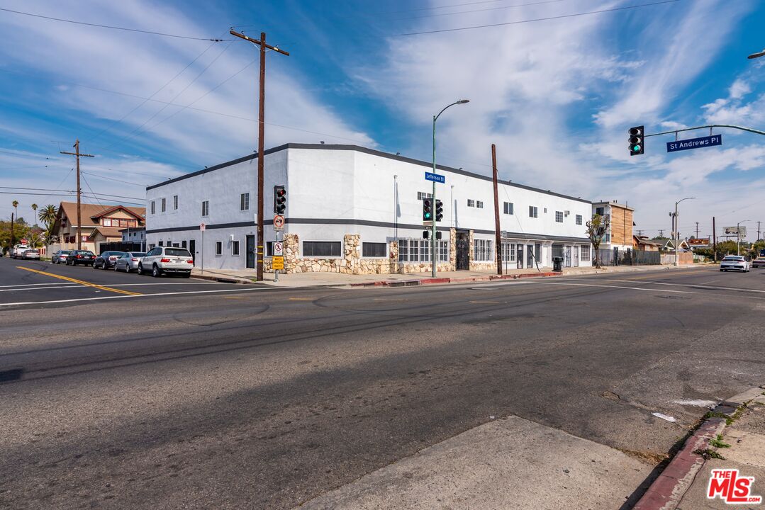 1885 W Jefferson Blvd