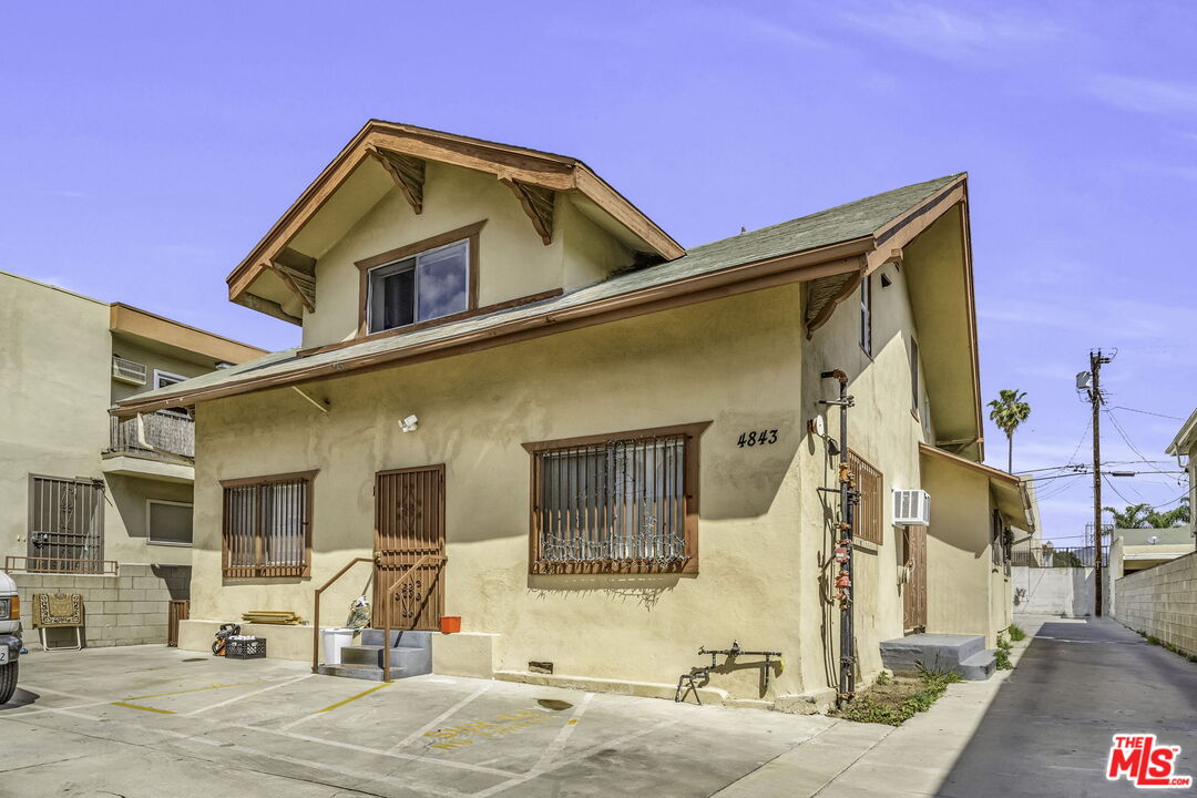 4843 Rosewood Ave