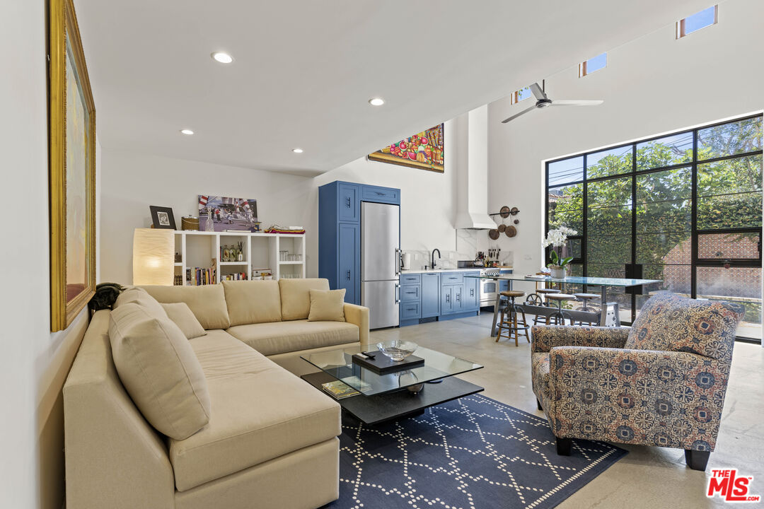 835 N Harper Ave