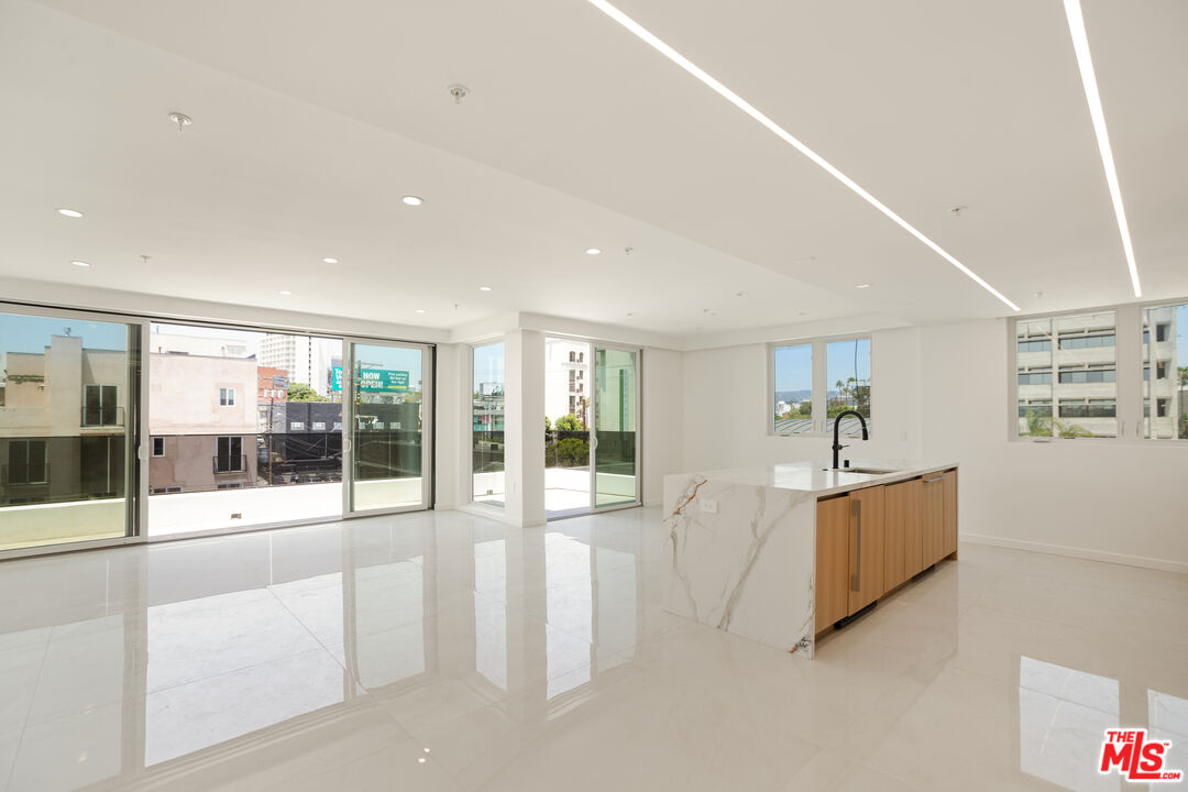 1414 S Beverly Drive Dr Unit: 402