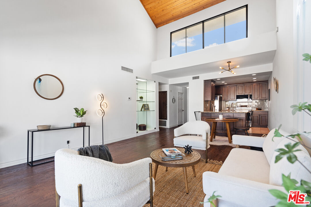 435 S La Fayette Park Pl Unit: 311