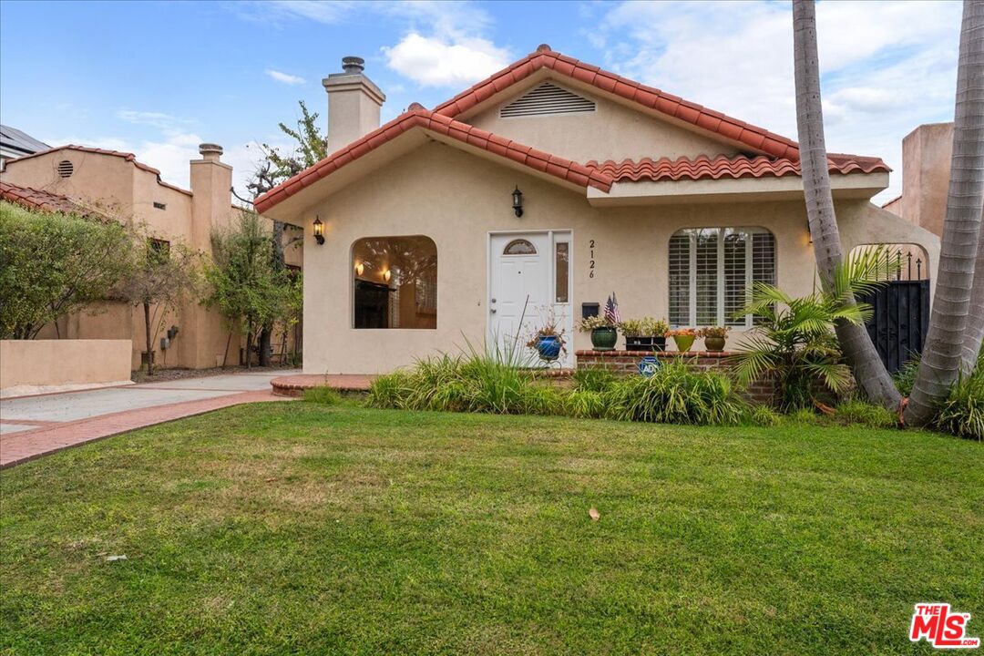 2126 Selby Ave
