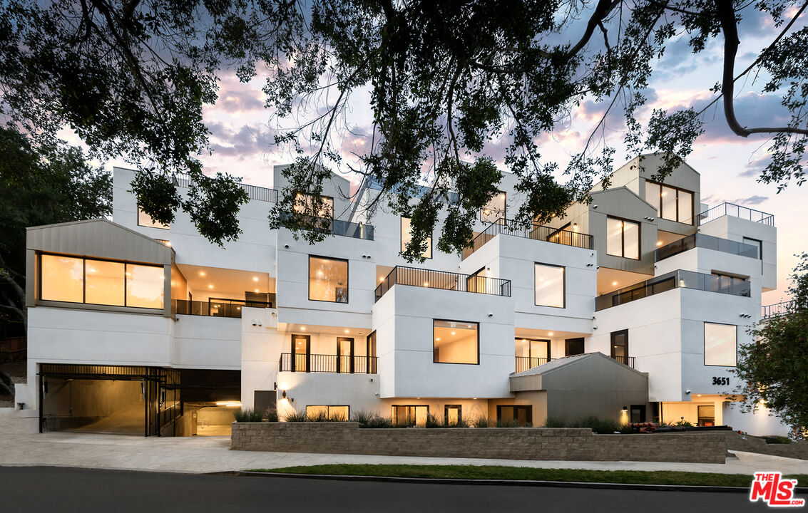 3651 Regal Pl Unit: 404