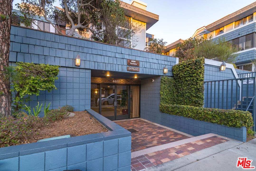 4600 Via Dolce Unit: 305