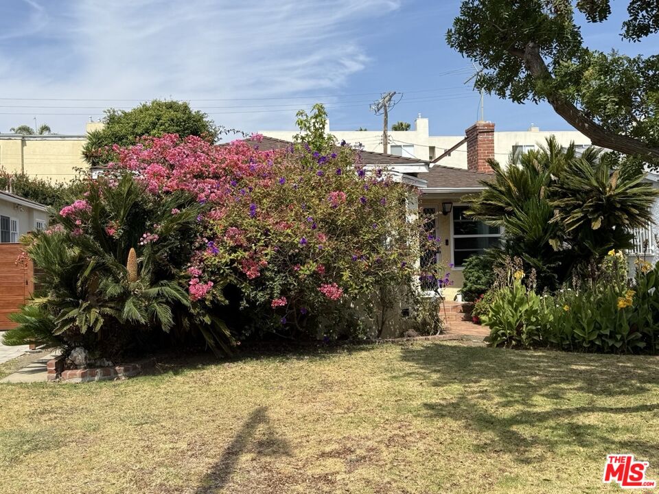 Photo of 2652 Stoner Ave, Los Angeles, CA 90064