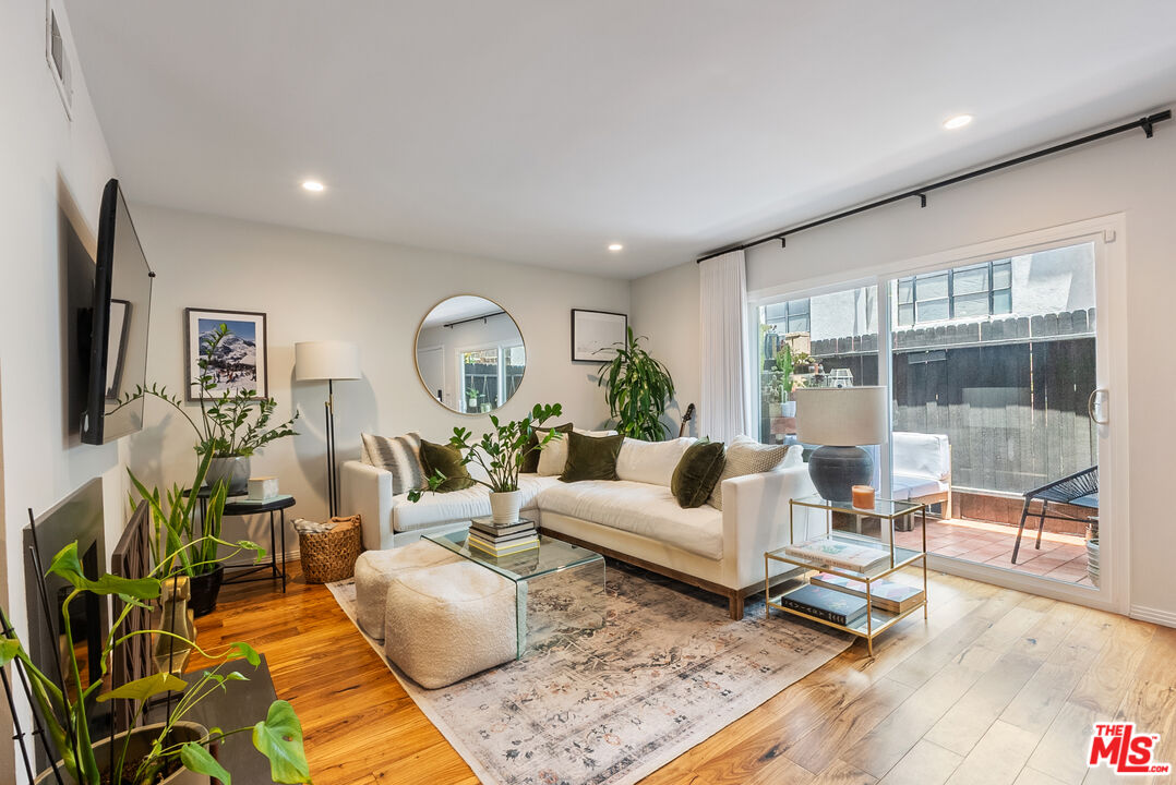 3314 Griffith Park Blvd Unit: 3