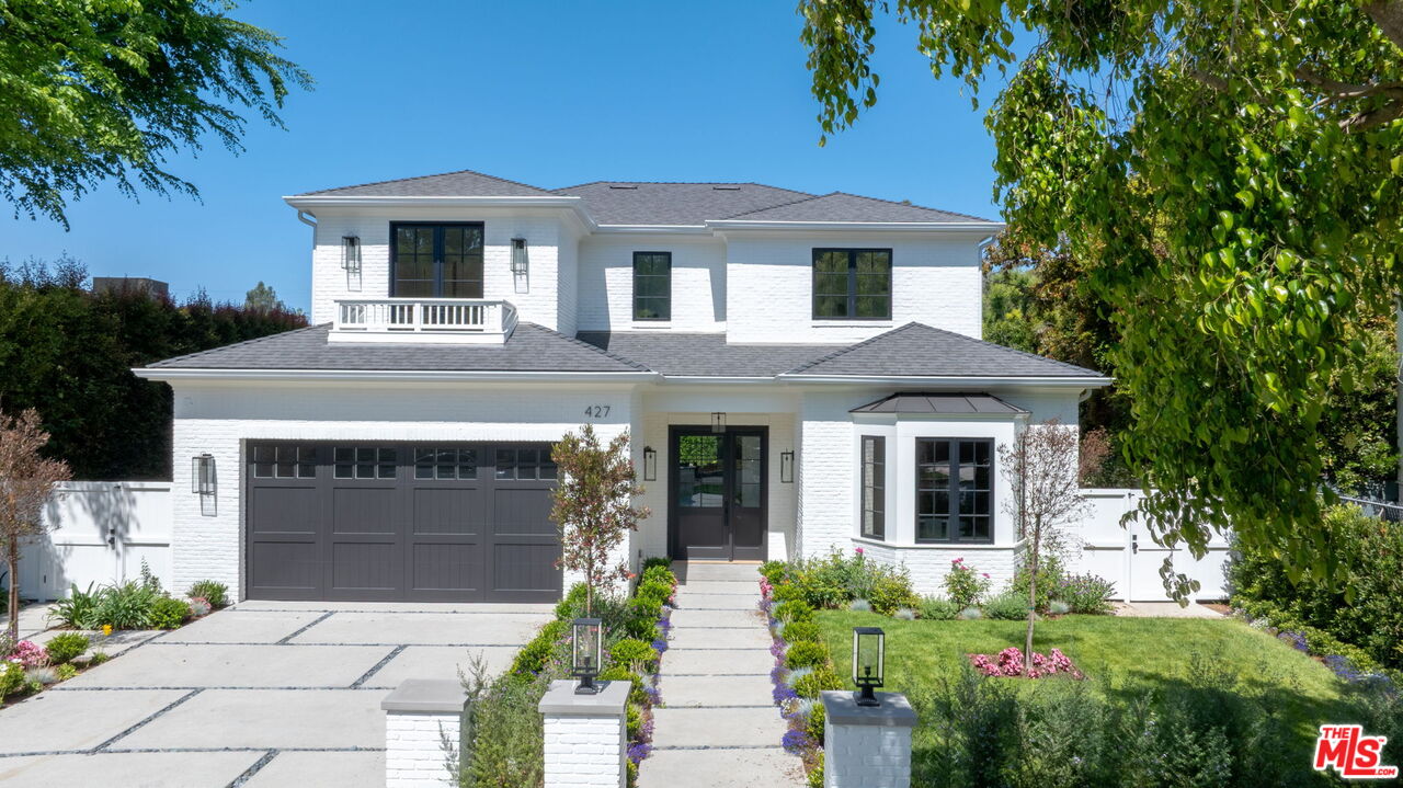 427 N Bundy Dr