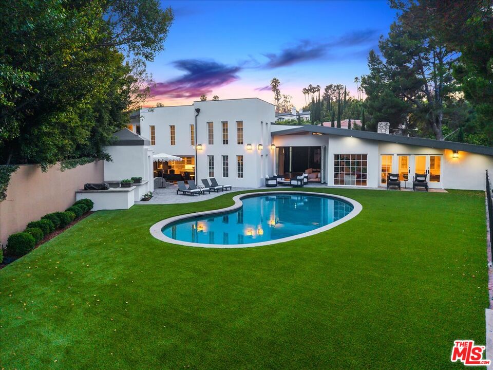 1100 Pine Dr