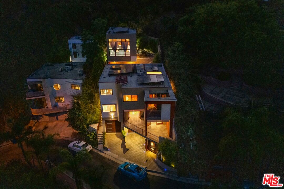 2222 Bancroft Ave