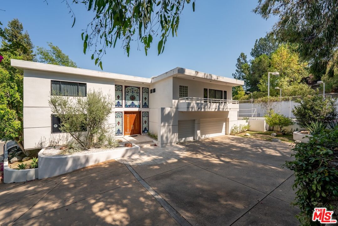 15656 Crownridge Pl