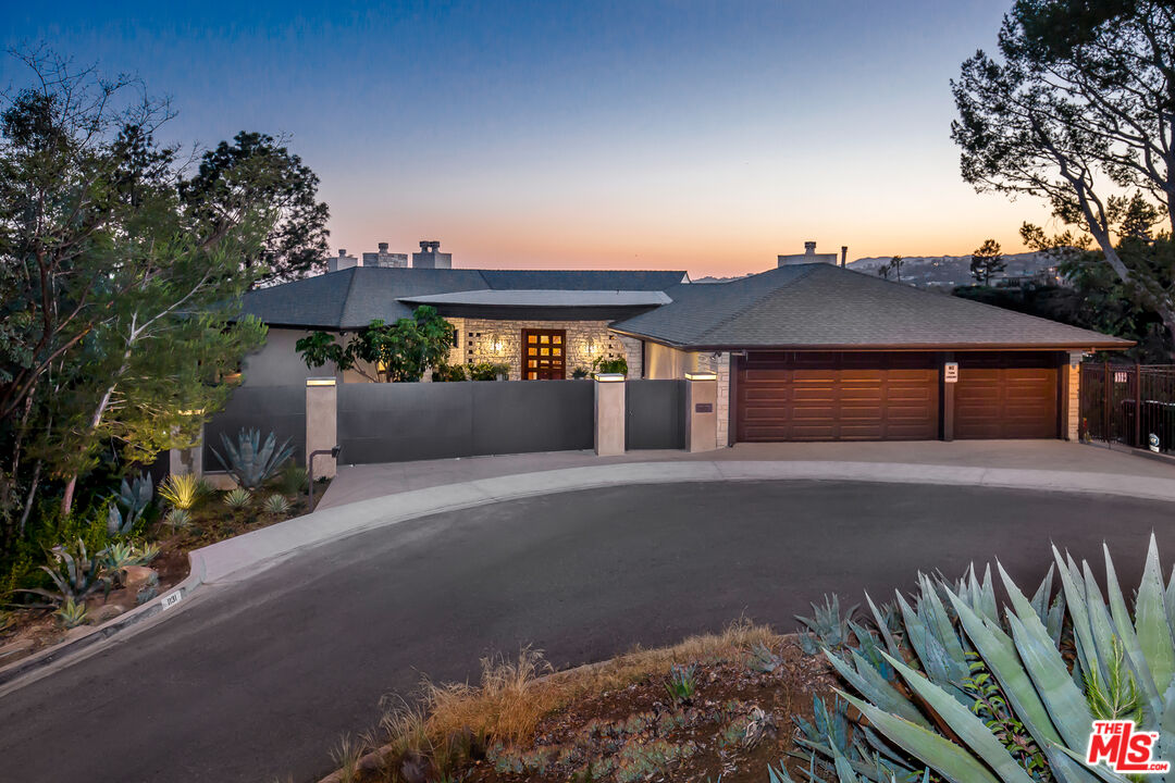 1131 Miradero Rd