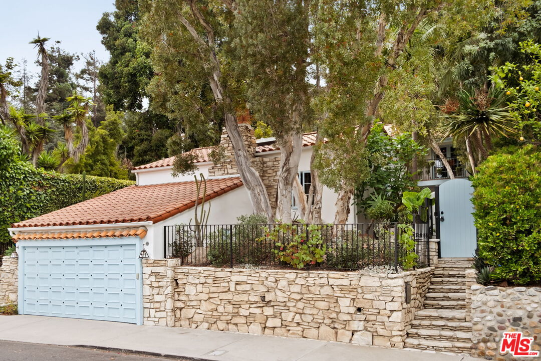 462 Mesa Rd