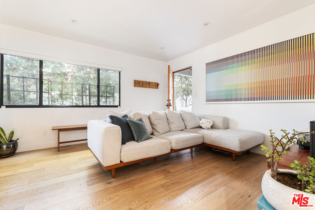 331 Brooks Ave Unit: 2