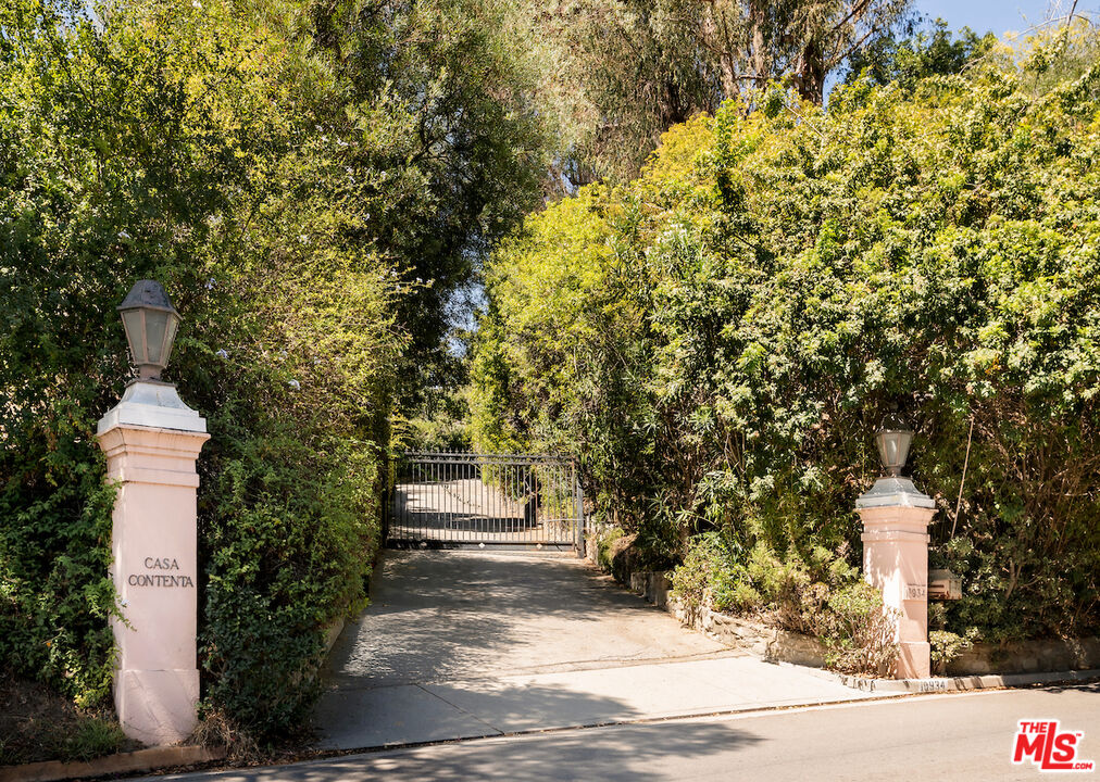 10934 Bellagio Rd