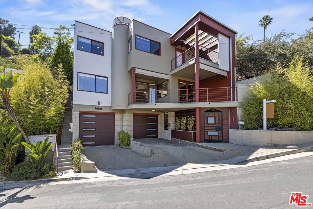 2222 Bancroft Ave