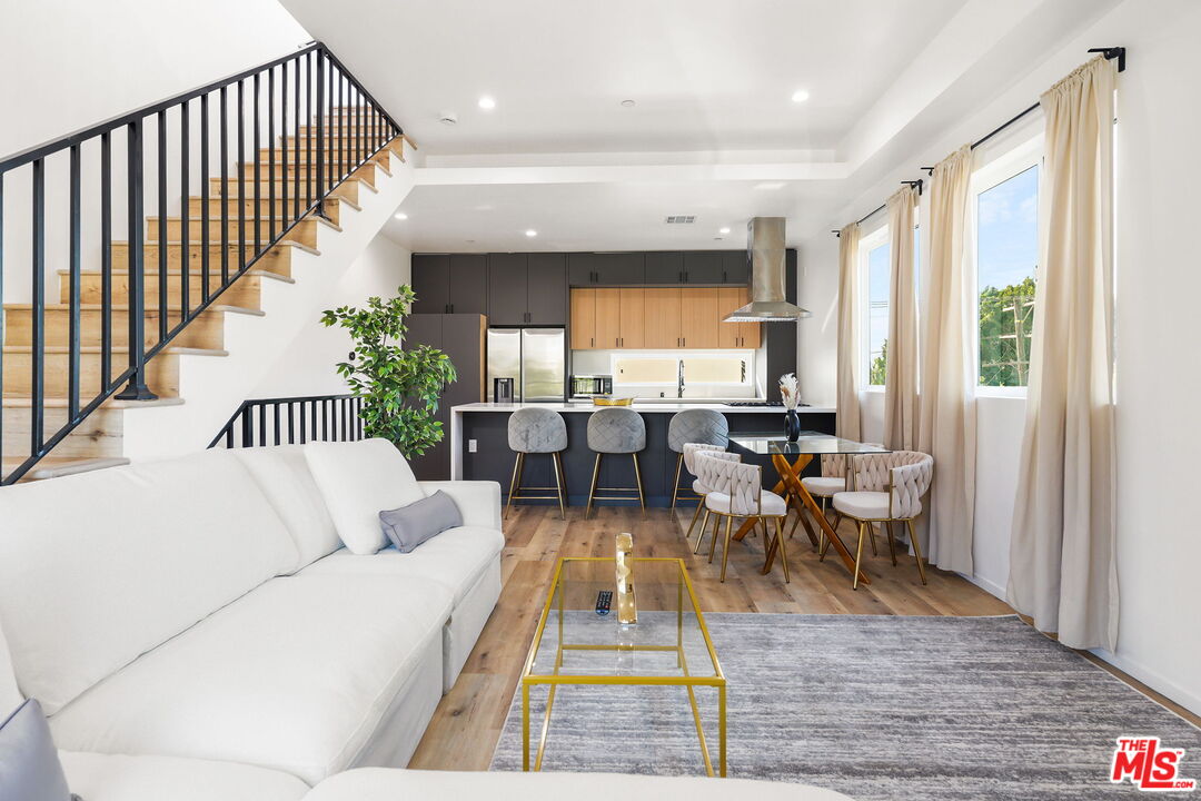 121 S Coronado St Unit: 119 1/2