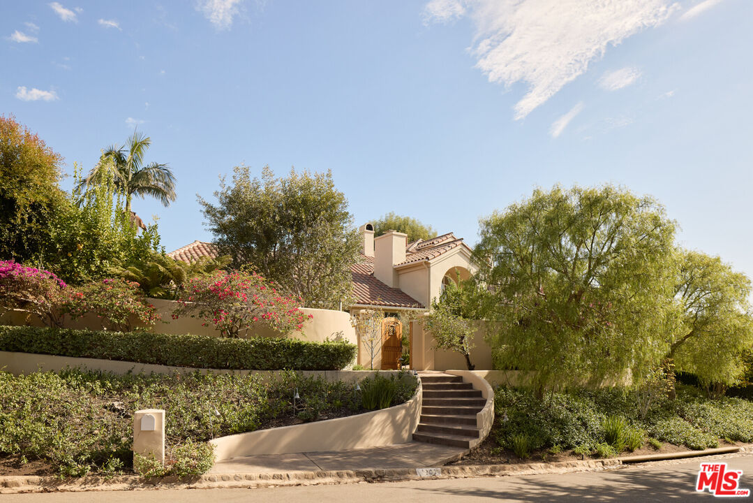 1300 Monaco Dr