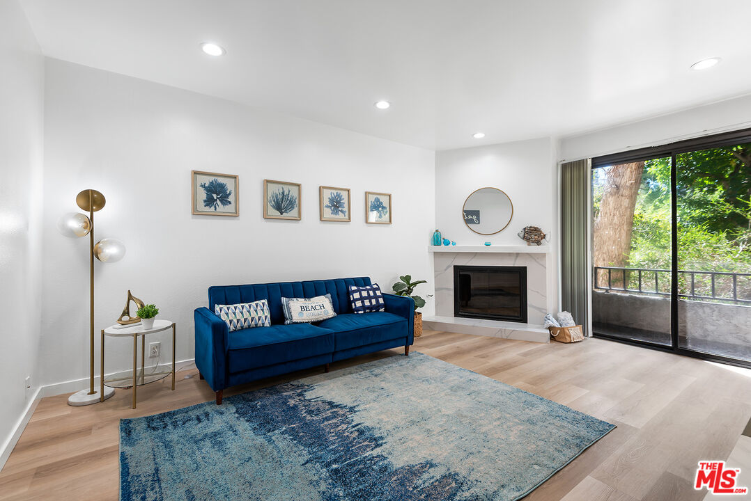 8110 Manitoba St Unit: 109