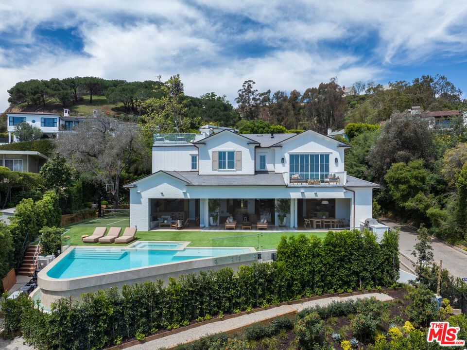 1682 San Onofre Dr