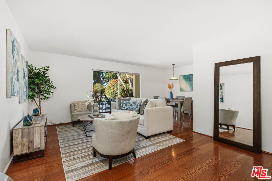 2311 4th St Unit: 205
