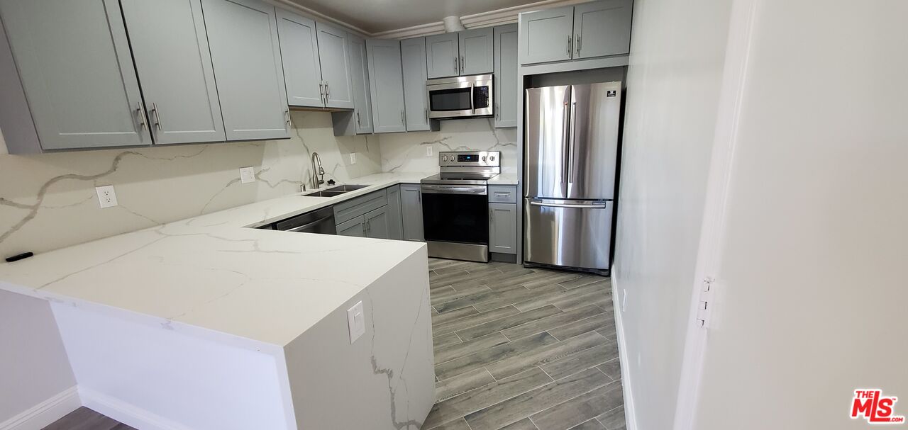 827 2ND ST Unit: 301