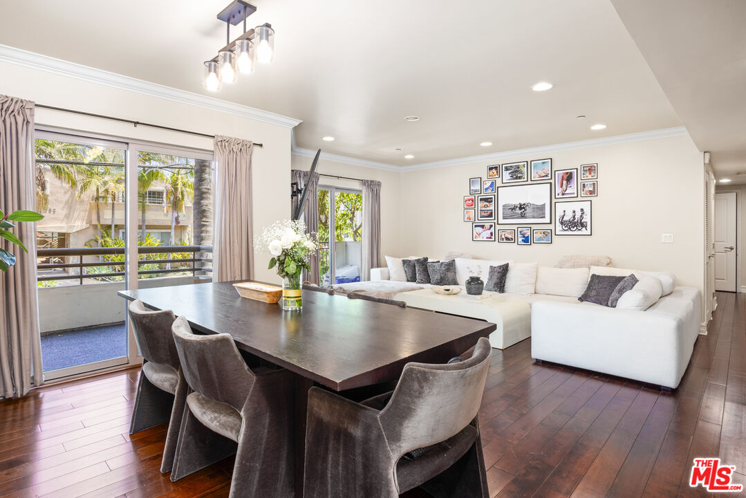 951 Granville Ave Unit: 202