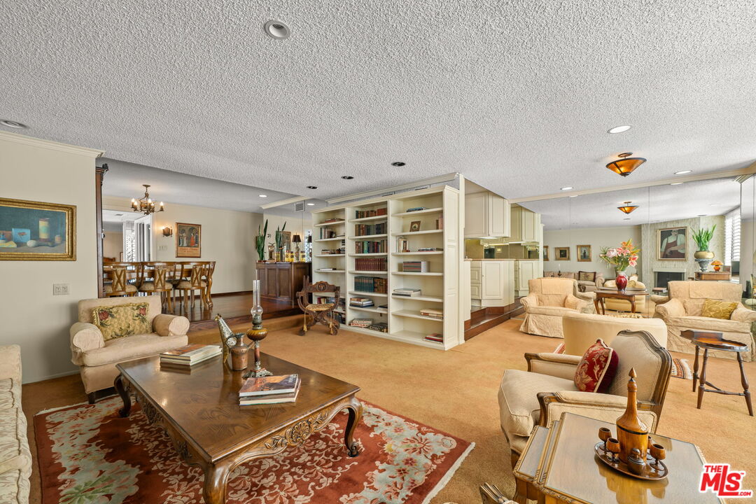 321 N Oakhurst Dr Unit: 403