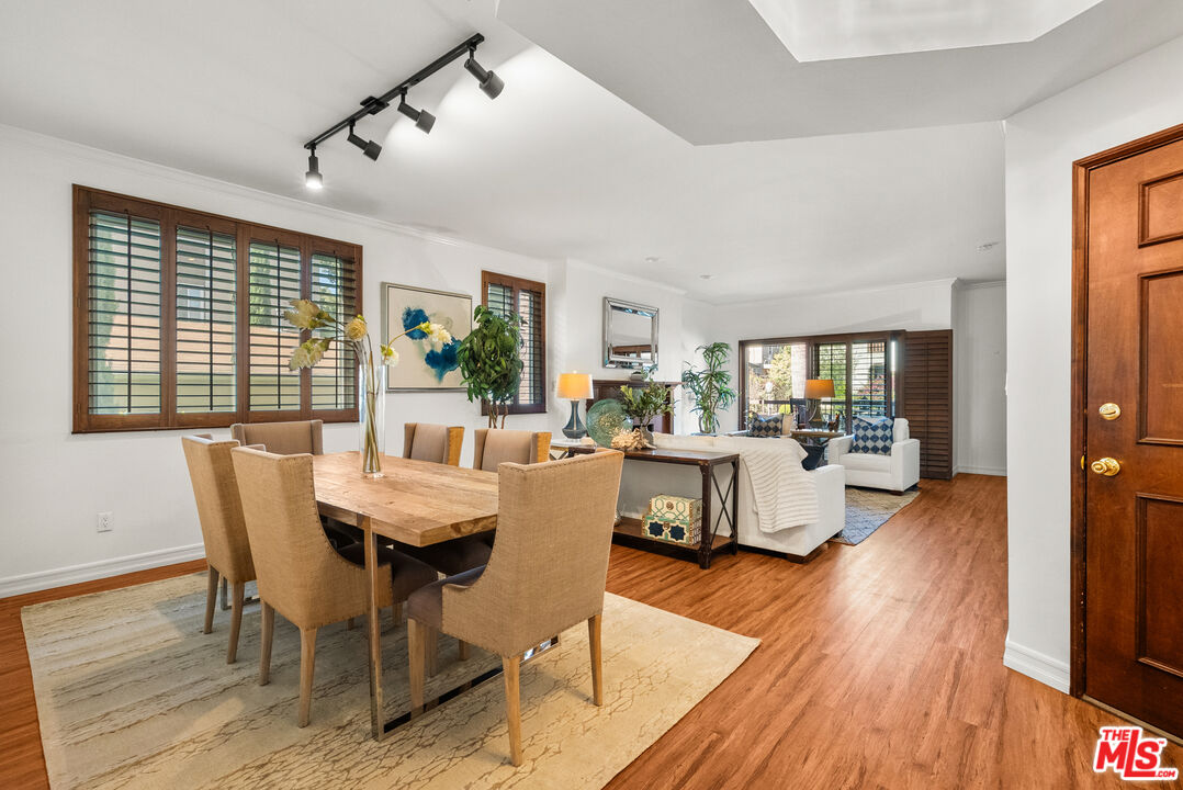 10654 Eastborne Ave Unit: 102