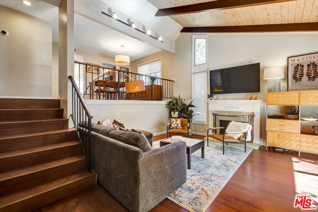 11732 Moorpark St Unit: J
