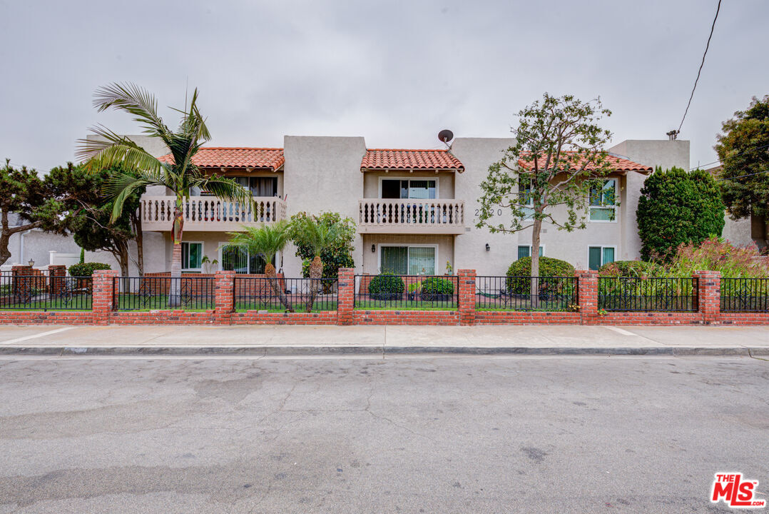 2020 Graham Ave Unit: 103