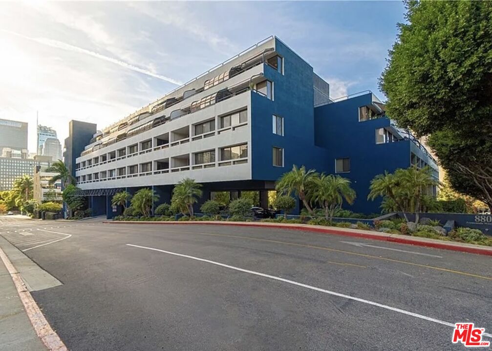 880 W 1st St Unit: 613