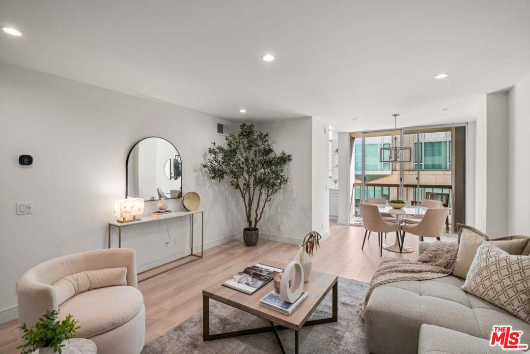 Photo of 10747 Wilshire Blvd #806, Los Angeles, CA 90024