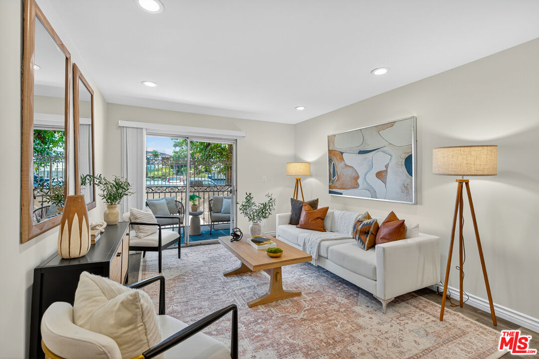 1125 Pico Blvd Unit: 103