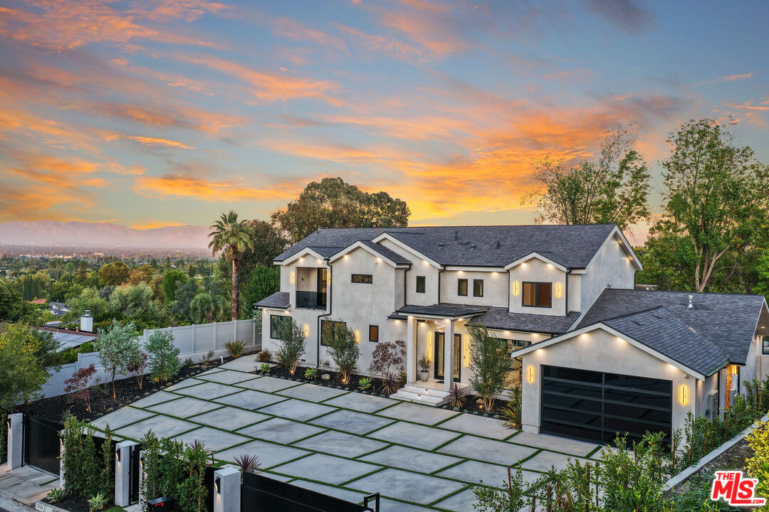 Photo of 5036 Shirley Ave, Tarzana, CA 91356