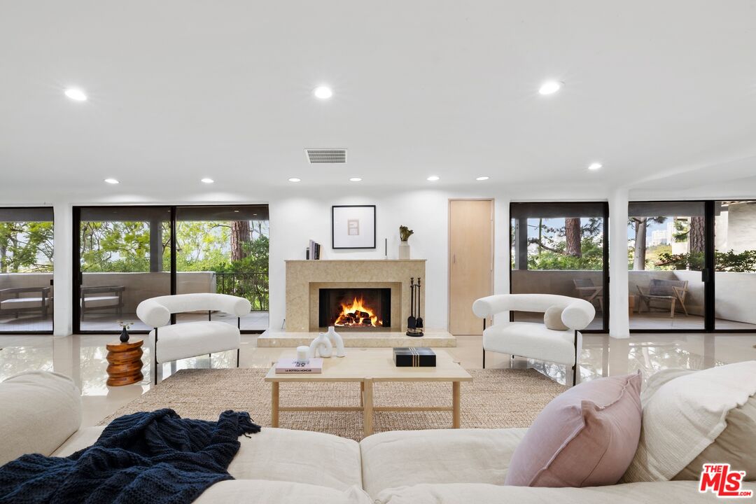 2131 Century Woods Way Unit: 16