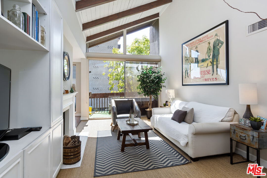 1340 S Beverly Glen Blvd Unit: 307