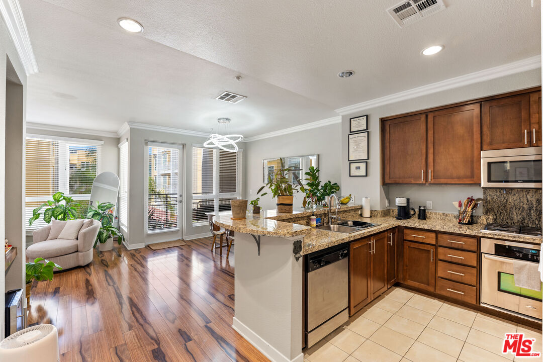 Photo of 21301 Erwin St #408, Woodland Hills, CA 91367