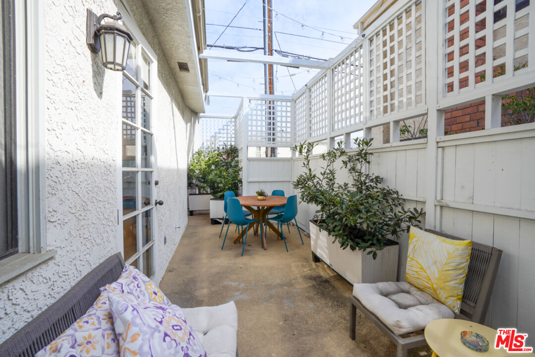 1037 16th St Unit: 10