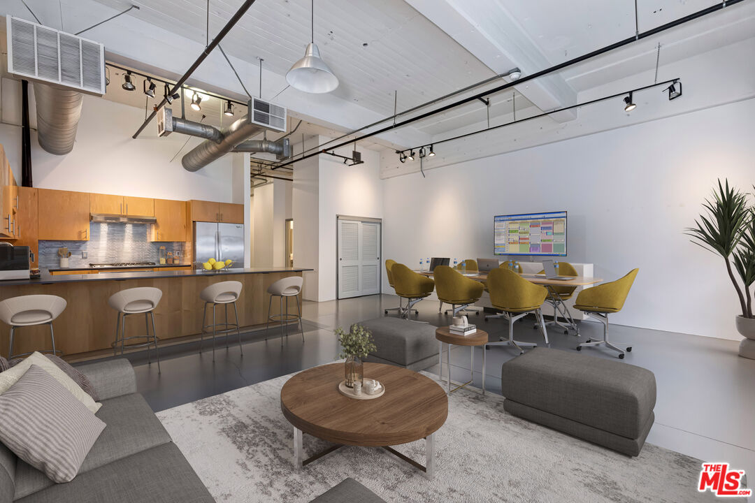 Photo of 1130 S Flower St #208, Los Angeles, CA 90015