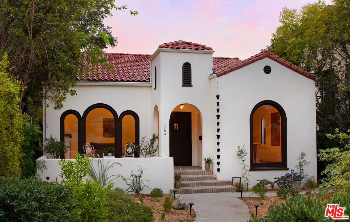 1764 E Orange Grove Blvd