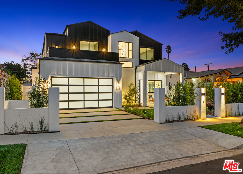 Photo of 5945 Hesperia Ave, Encino, CA 91316