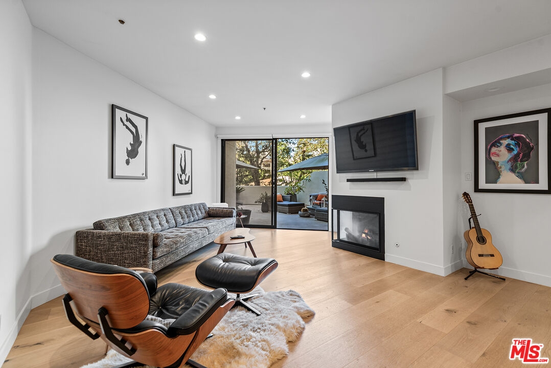 2102 Century Park Ln Unit: 118