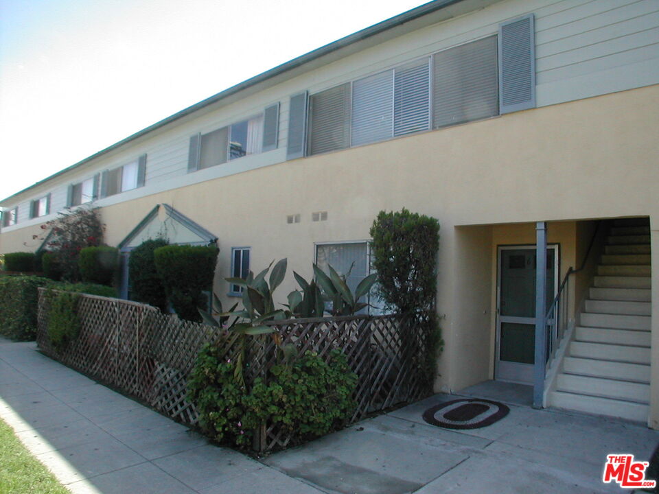 3603 MENTONE AVE Unit: 7